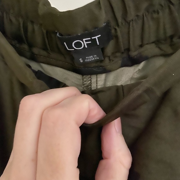 LOFT Floral Wide Leg Pants - Picture 5 of 5